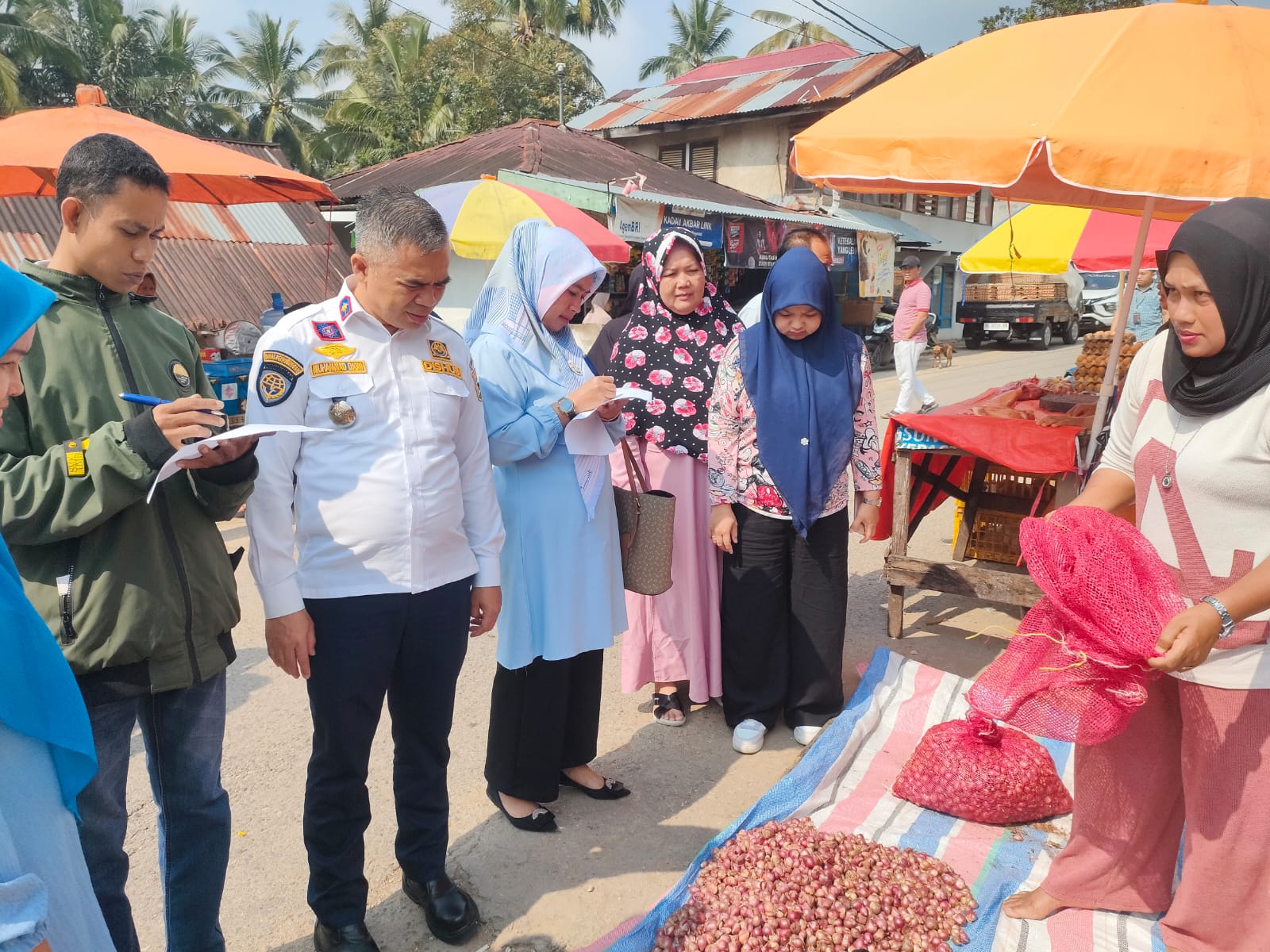 Monitoring Harga Bahan Pokok di Pasar Nagari Tanjung Alai, Jumat, (15/09/23) 